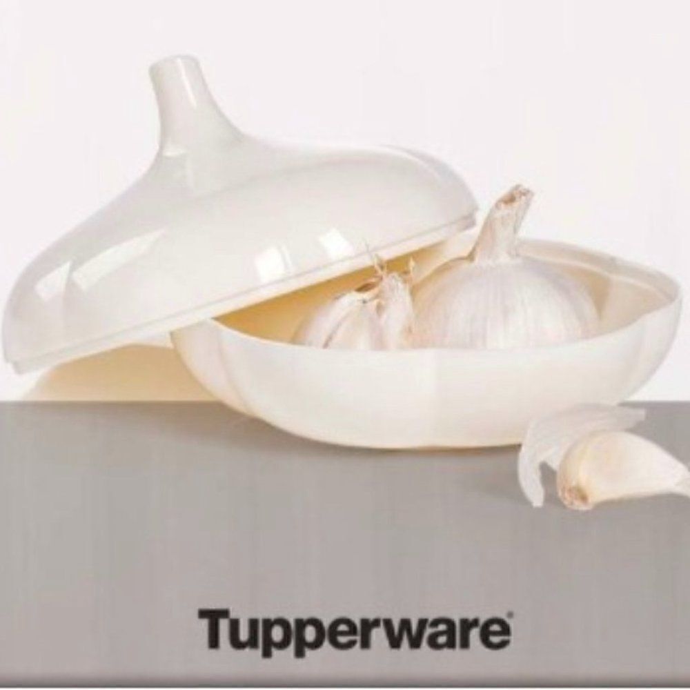 NIB Tupperware Garlic Keeper 